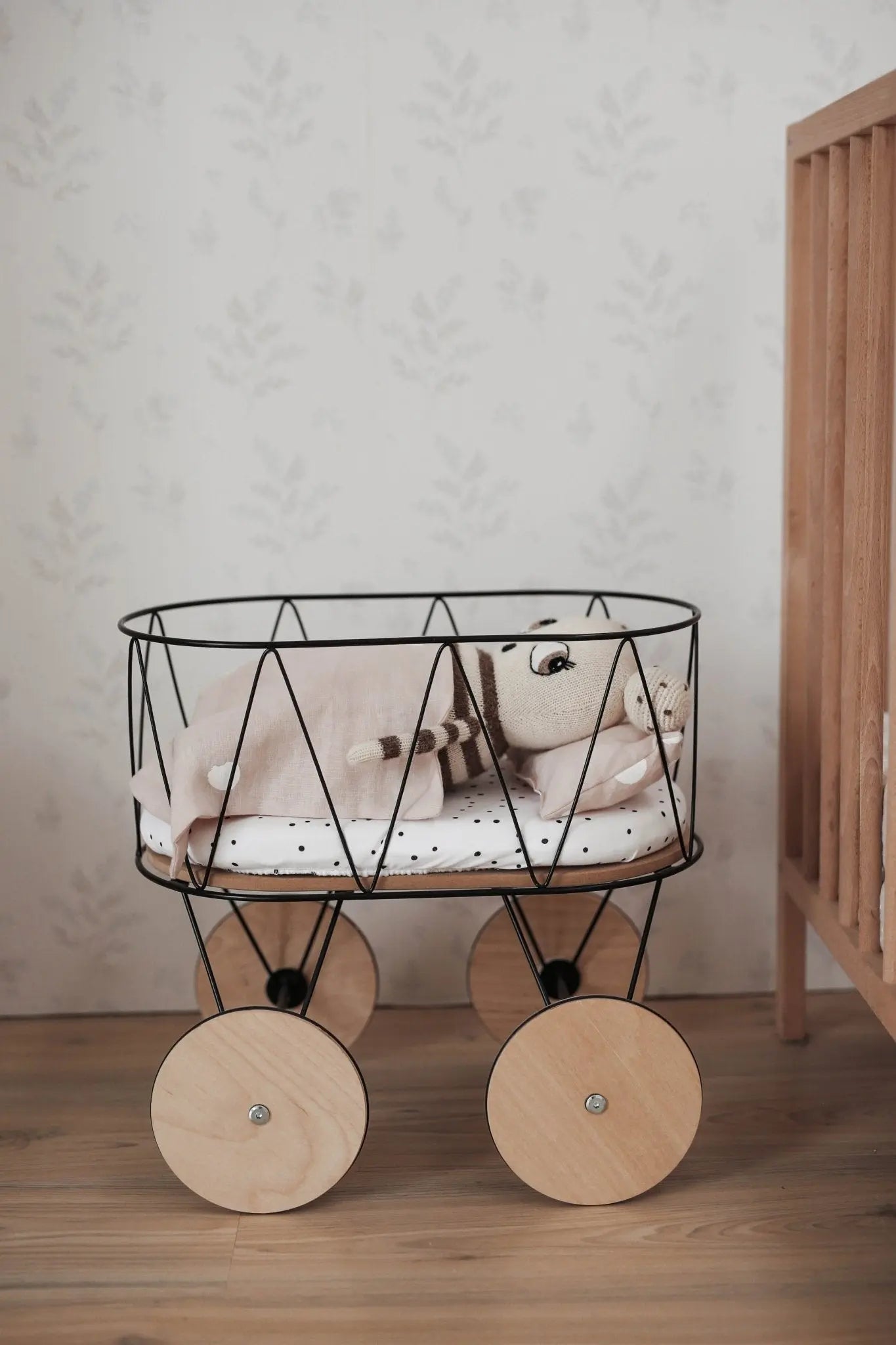 Artystyczny wózek łóżeczko dla lalek zabawka zabawa lalkami dzieci ooh noo - Zabawki z Lasu 