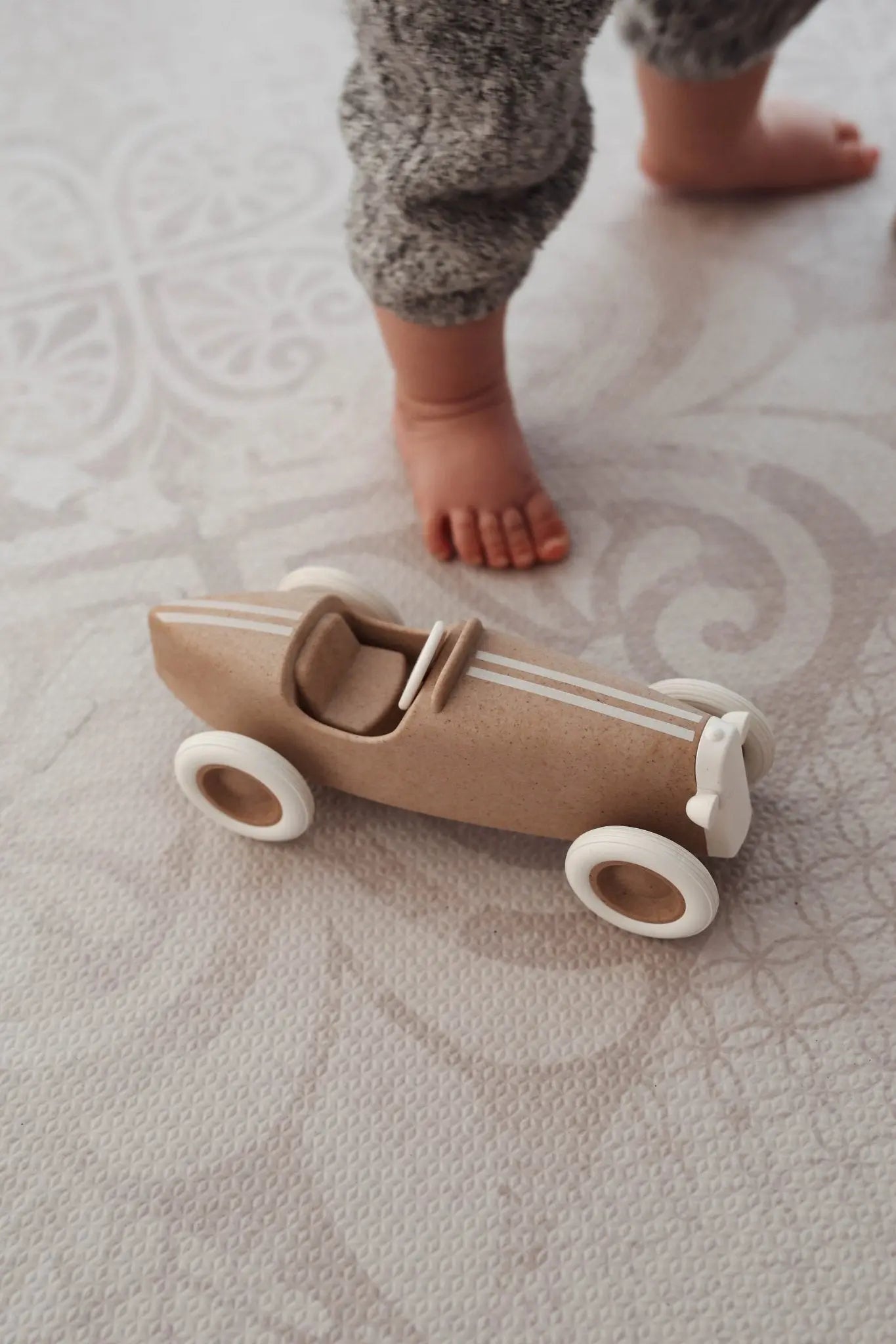 Bolid Grand Prix beżowy samochód wyścigowy autko zabawka dla dzieci ooh noo - Zabawki z Lasu 