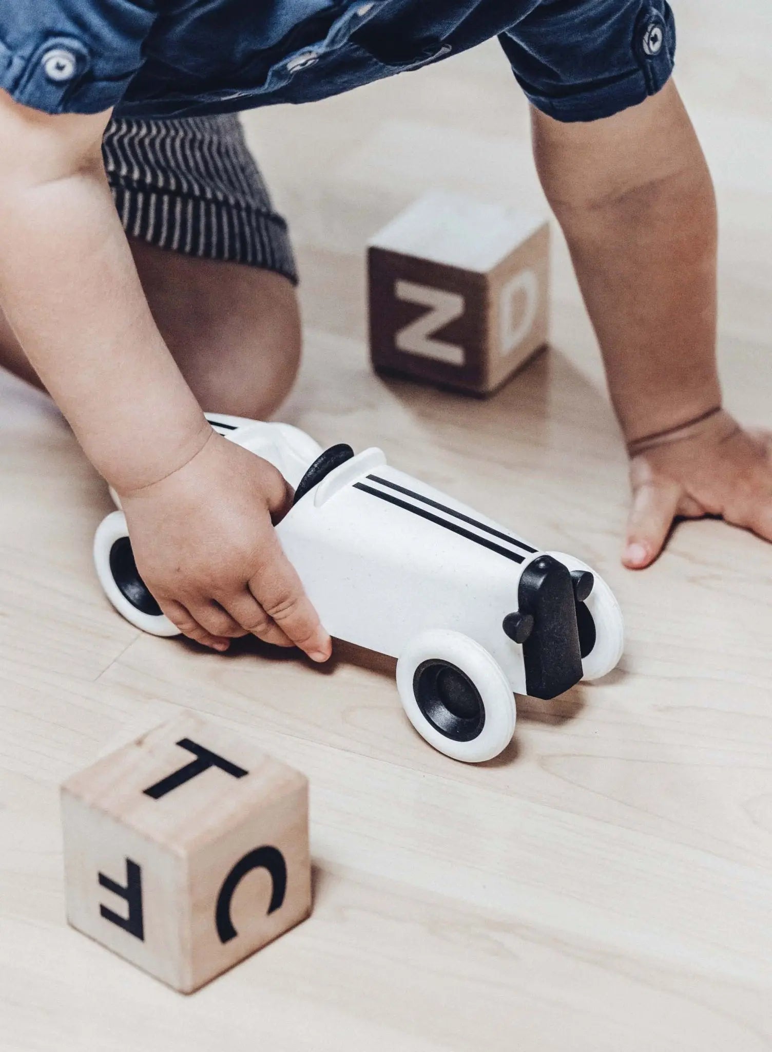 Bolid Grand Prix biały samochód wyścigowy autko zabawka dla dzieci ooh noo - Zabawki z Lasu 