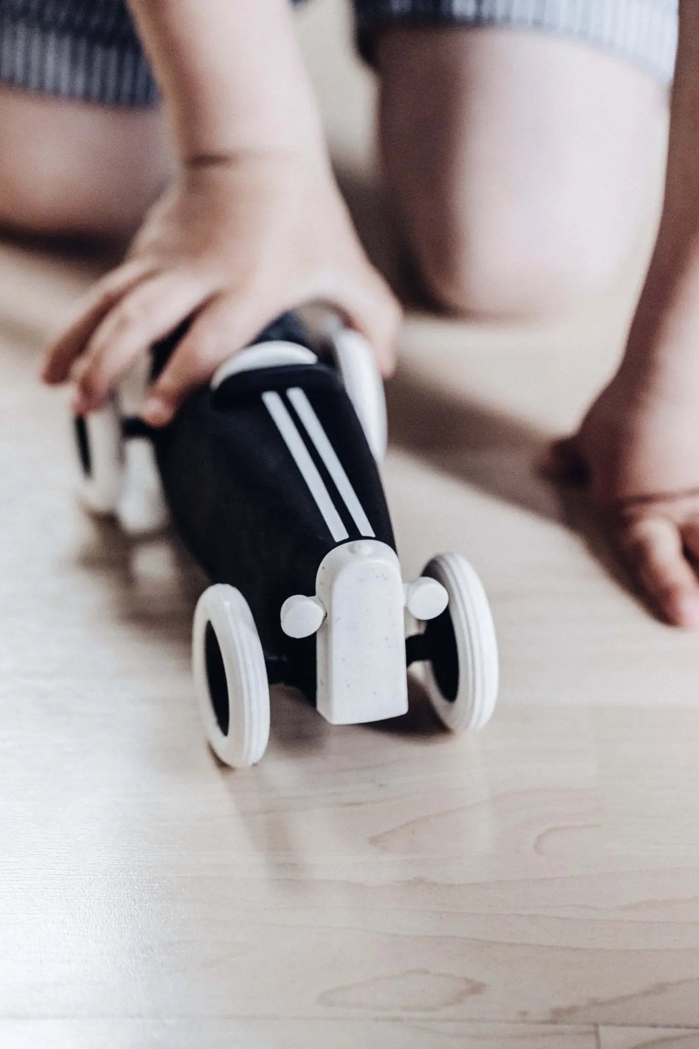 Bolid Grand Prix czarny samochód wyścigowy autko zabawka dla dzieci ooh noo - Zabawki z Lasu 