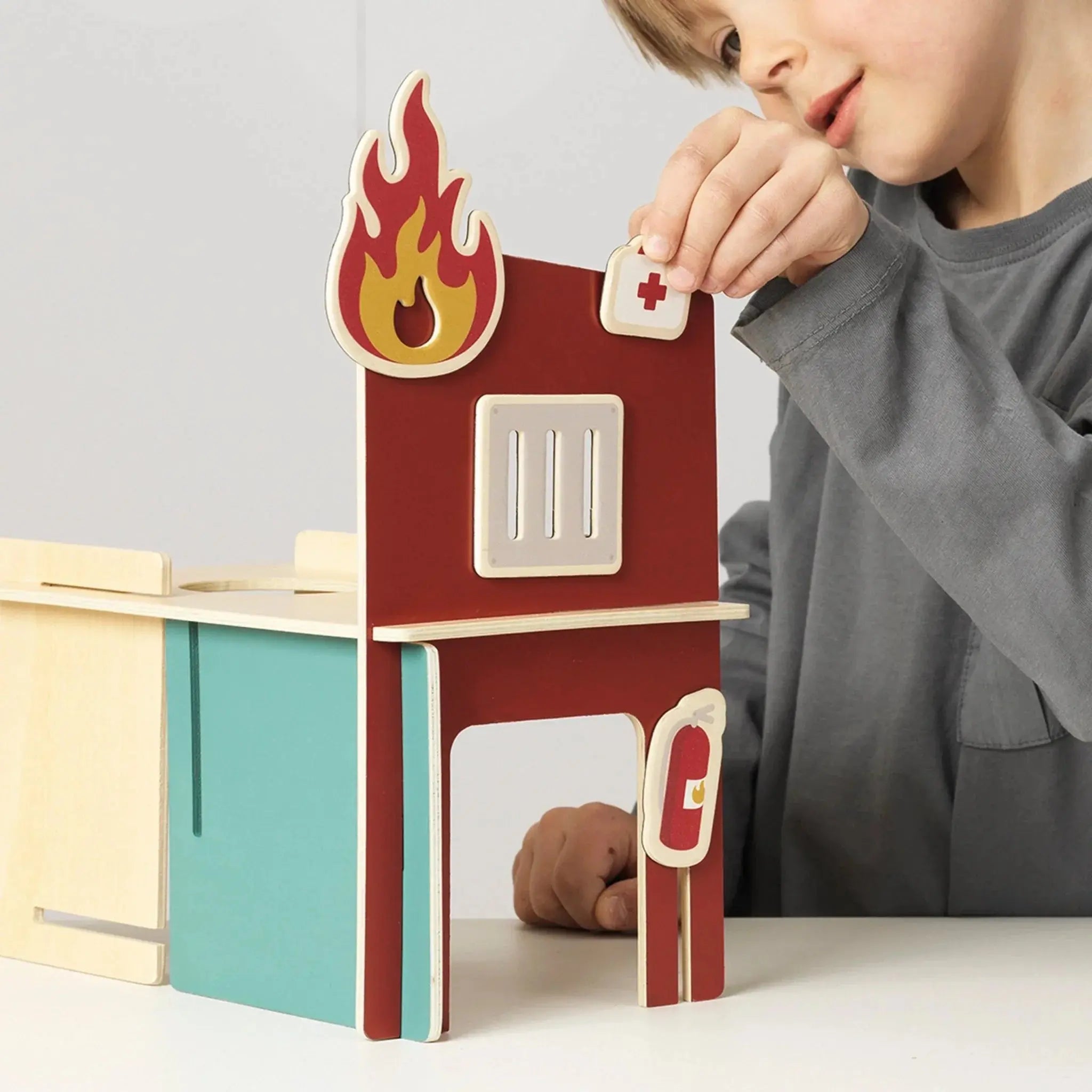 Drewniana Straż Pożarna i Szpital z magnesami zabawka, dzieci, zestaw Micki - Zabawki z Lasu 