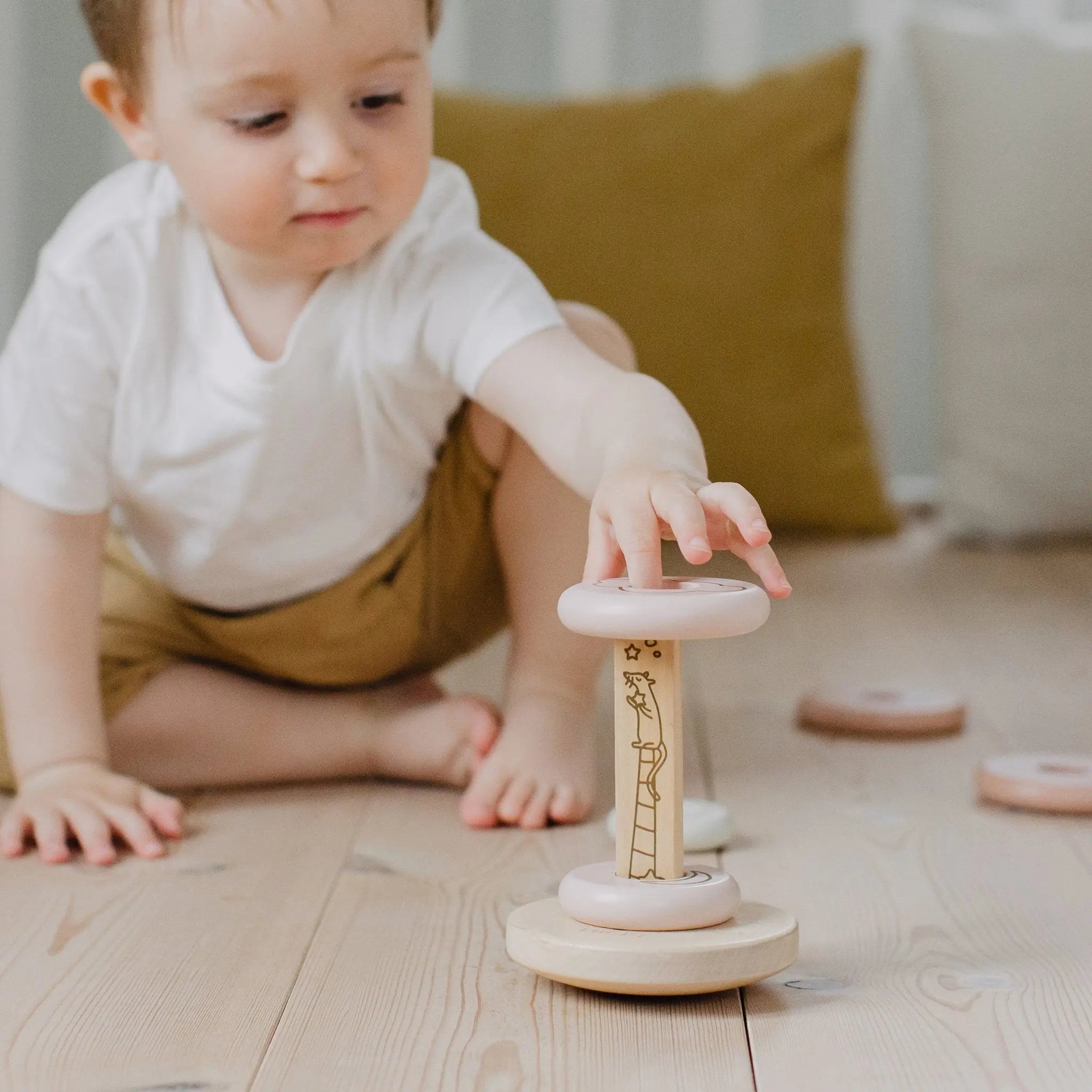 Drewniana układanka różowa piramida, zabawka nakładanka, kółka nauka, Micki - Zabawki z Lasu 