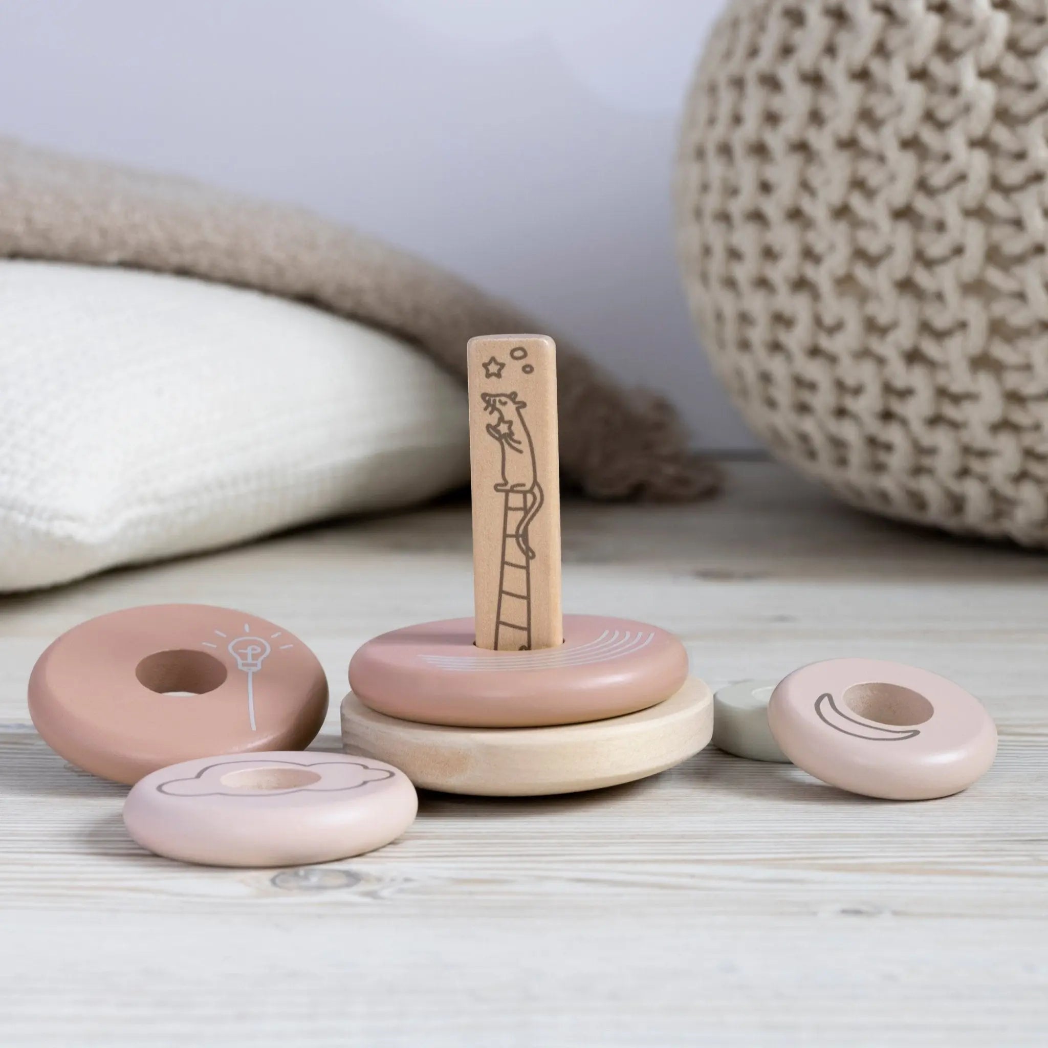 Drewniana układanka różowa piramida, zabawka nakładanka, kółka nauka, Micki - Zabawki z Lasu 