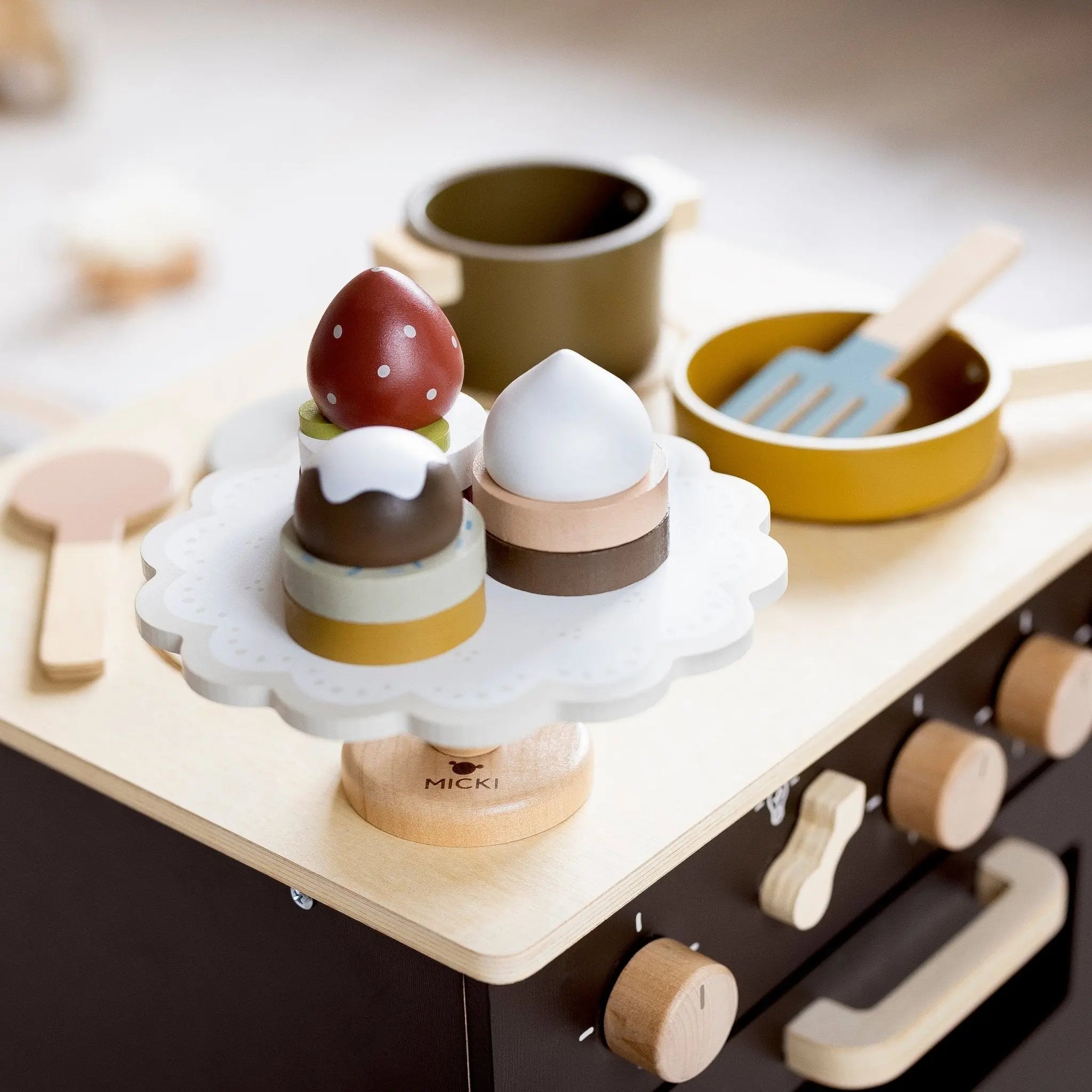 Drewniane akcesoria kuchenne dla dzieci, zestaw garnki, gotowanie, Micki - Zabawki z Lasu 