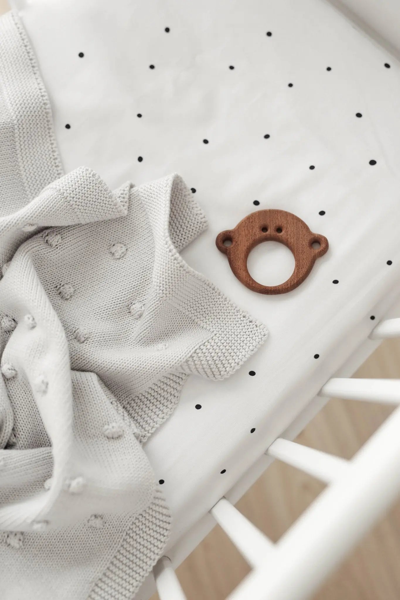 Drewniany gryzaczek Małpka zabawka dla małych dzieci ząbkowanie ooh noo - Zabawki z Lasu 