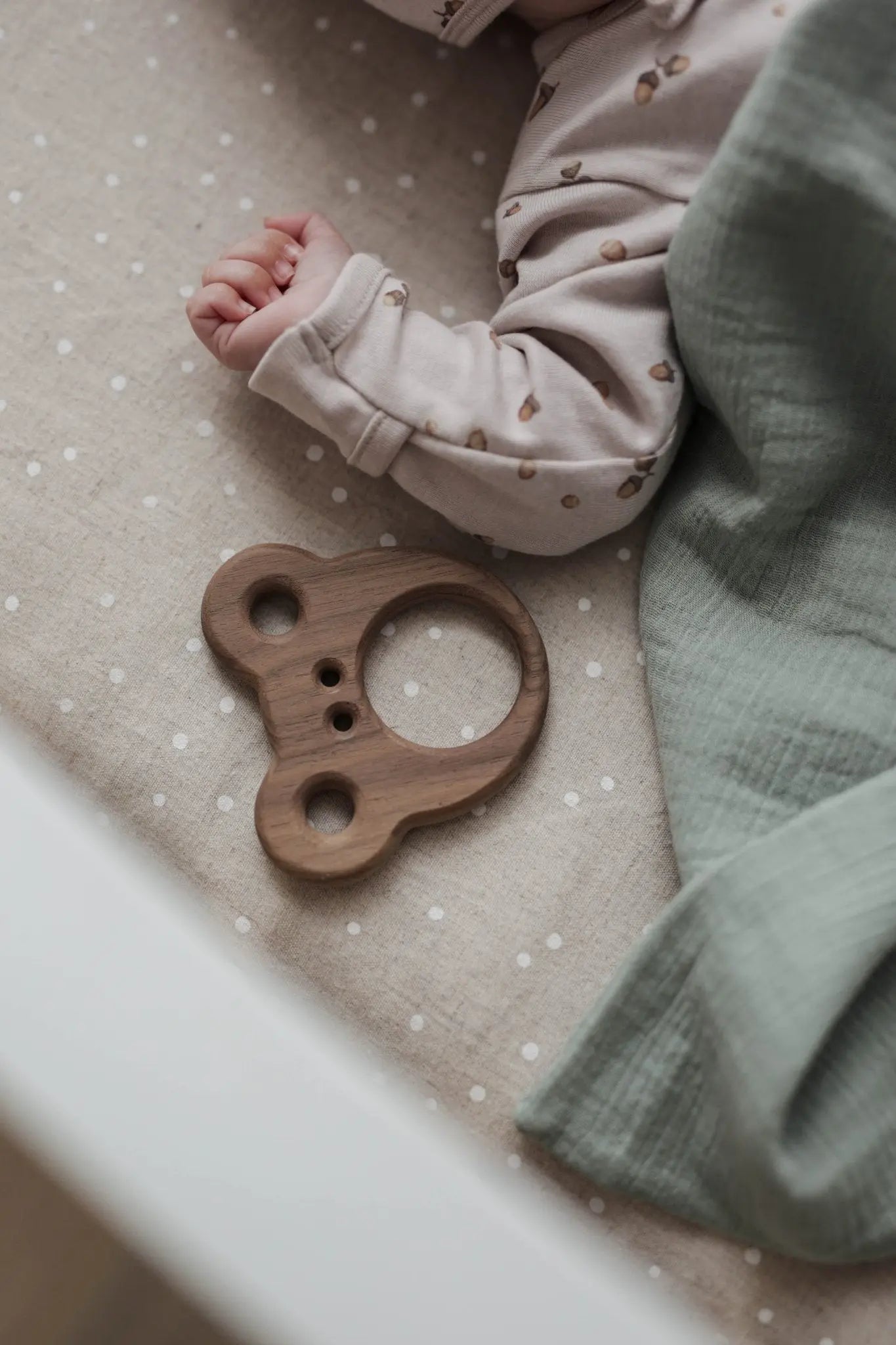 Drewniany gryzaczek Miś zabawka dla małych dzieci ulga w ząbkowaniu ooh noo - Zabawki z Lasu 