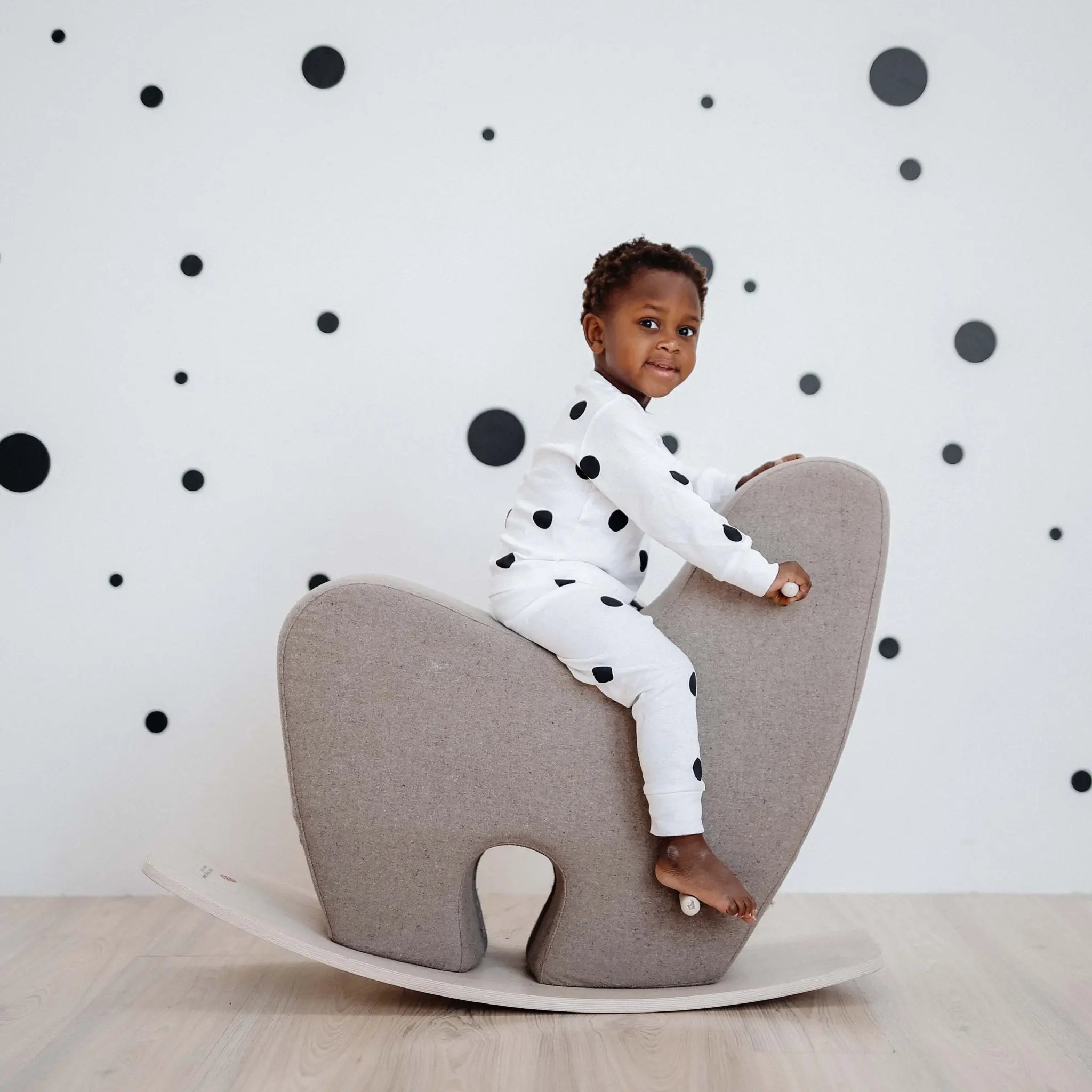 Drewniany konik na biegunach, zabawka dla dzieci koń bujany meble ooh noo - Zabawki z Lasu 