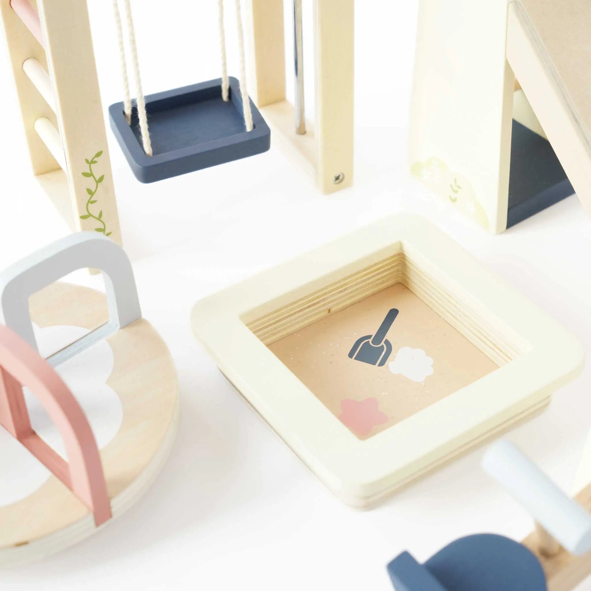 Drewniany plac zabaw, domki dla lalek, zabawa lalkami, dzieci Le Toy Van - Zabawki z Lasu 