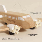 Drewniany samolot z ruchomymi śmigłami, zabawka dla dzieci model Le Toy Van - Zabawki z Lasu 