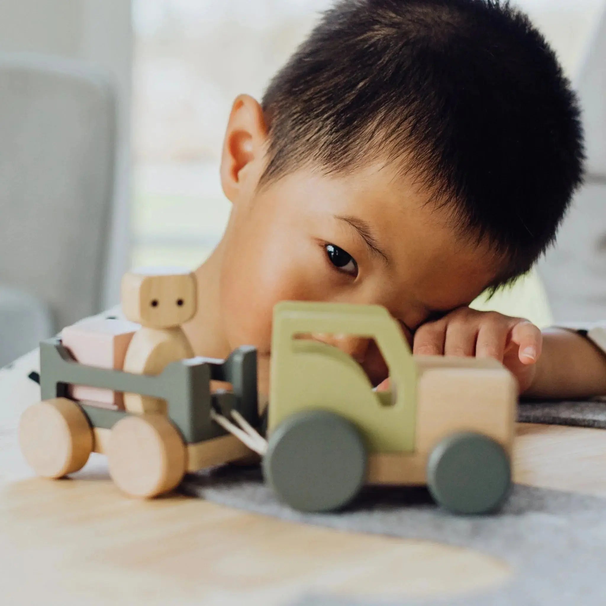 Drewniany traktor, zabawka dla dzieci, zestaw, figurki odgrywanie ról Micki - Zabawki z Lasu 