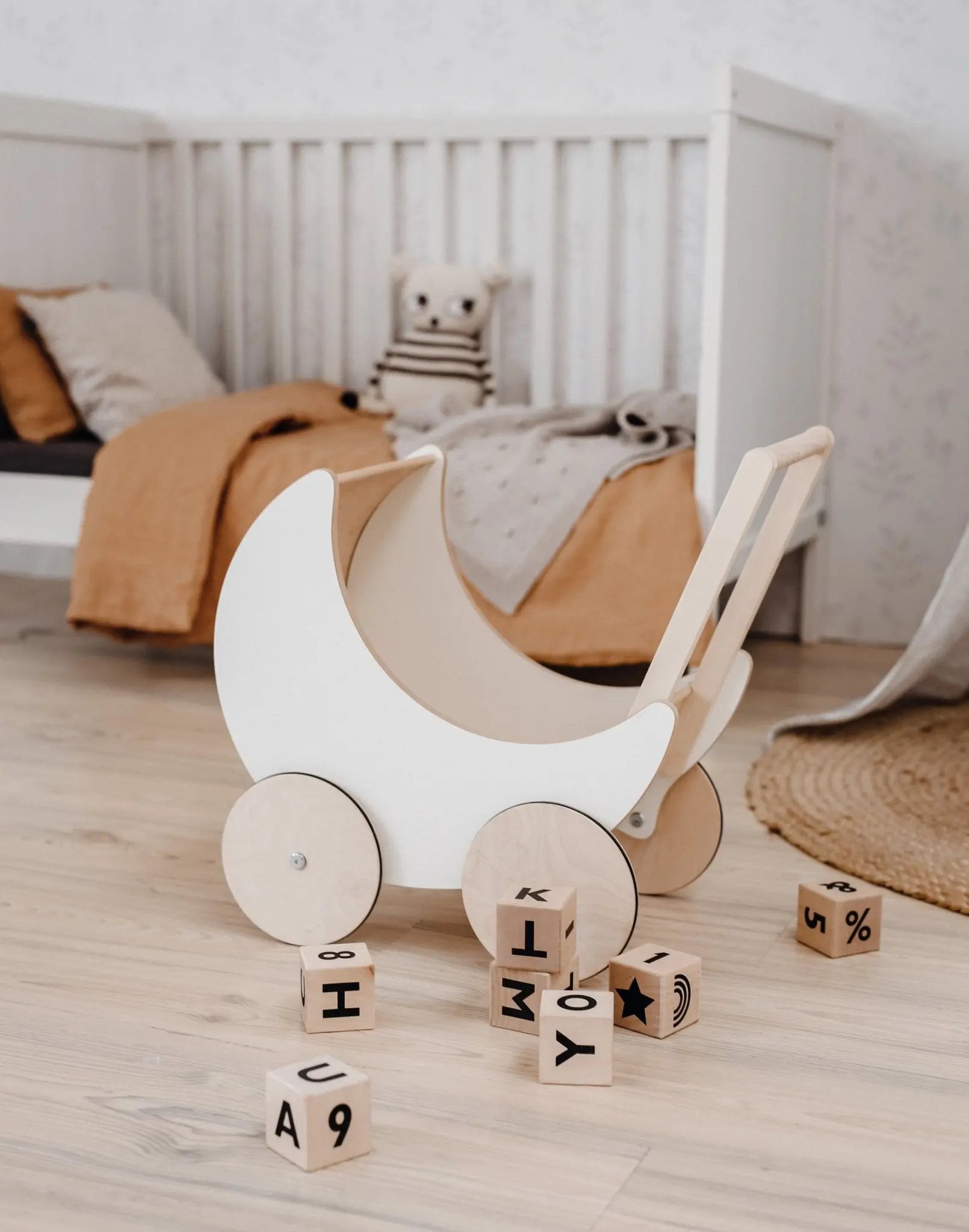 Drewniany wózek dla lalek zabawka dla dzieci zabawa z lalkami lalki ooh noo - Zabawki z Lasu 