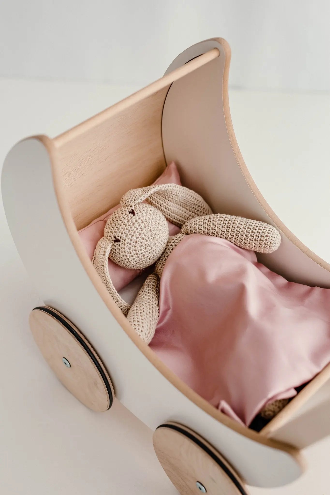 Drewniany wózek dla lalek zabawka dla dzieci zabawa z lalkami lalki ooh noo - Zabawki z Lasu 