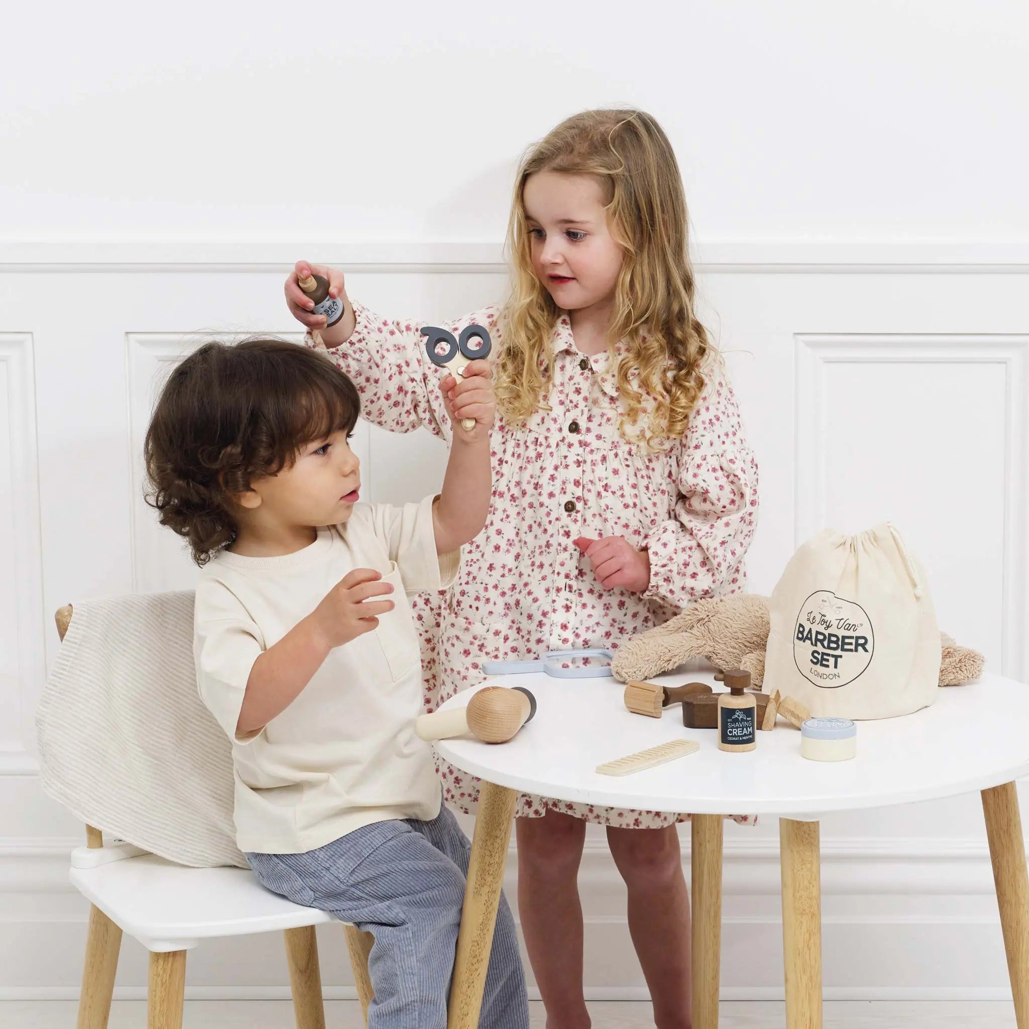 Drewniany zestaw fryzjera, zabawka dla dzieci, odgrywanie ról, Le Toy Van - Zabawki z Lasu 