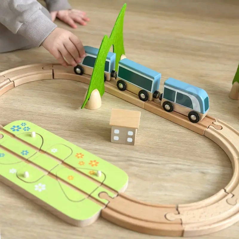 CLASSIC WORLD Zestaw Kolejka Tor Drewniany Pociąg + Sorter Kształtów 40 el.