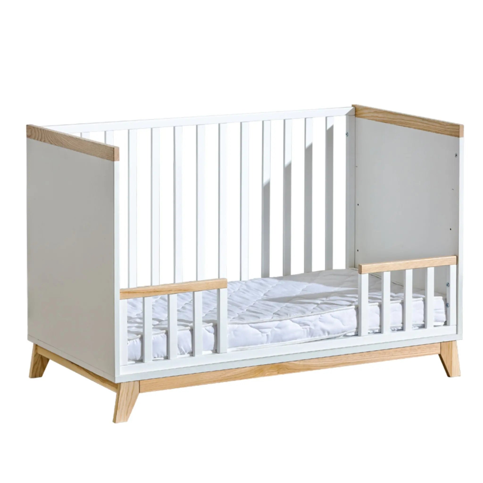 Łóżeczko dziecięce 120×60 Nordik z funkcją sofy - Zabawki z Lasu 