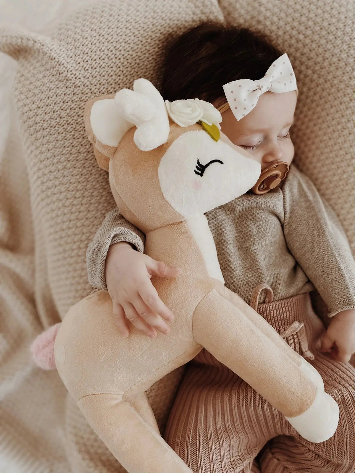 Pluszowa Sarenka z kremowym wianuszkiem Melootka