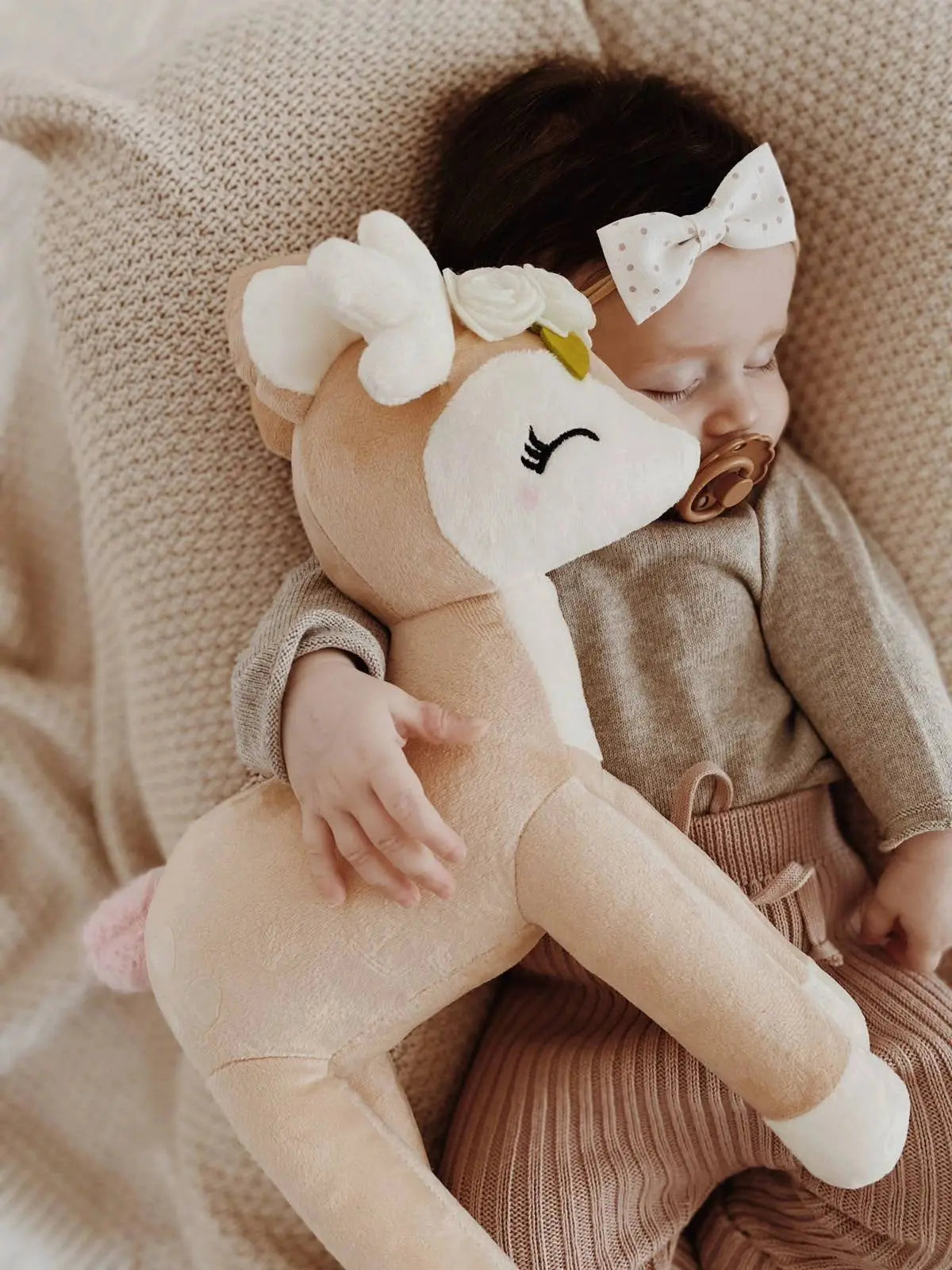 Pluszowa Sarenka z kremowym wianuszkiem Melootka