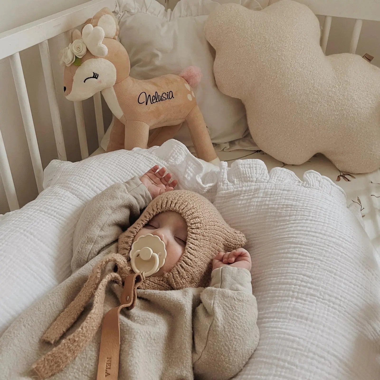 Pluszowa Sarenka z kremowym wianuszkiem Melootka