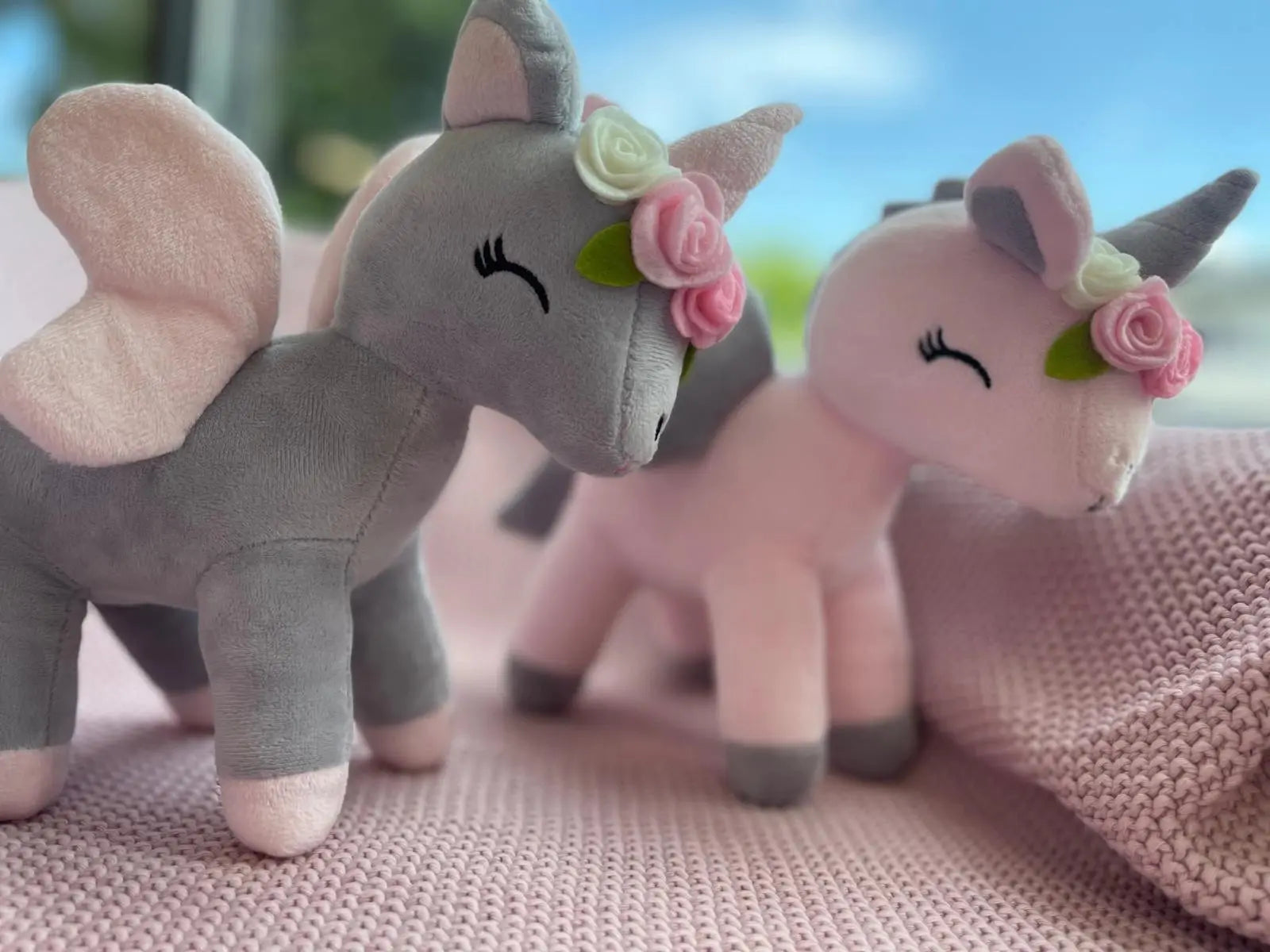 Pluszowy Jednorożec z wianuszkiem rozmiar M- Szaro/Różowy Melootka