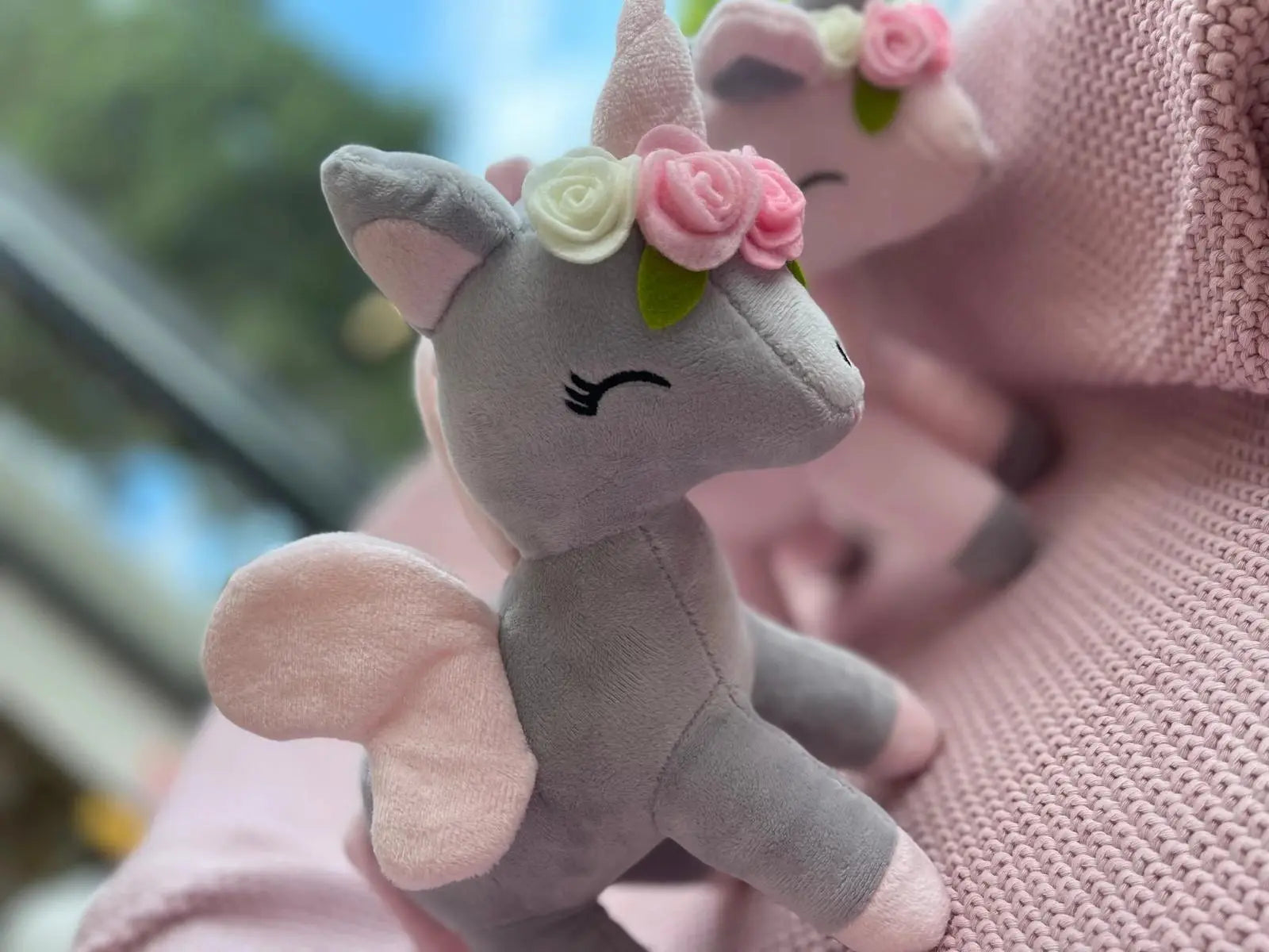 Pluszowy Jednorożec z wianuszkiem rozmiar M- Szaro/Różowy Melootka