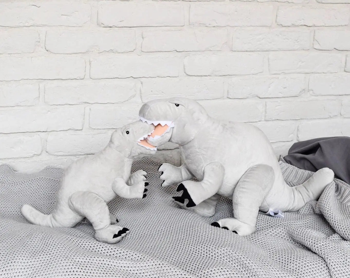 Szary Dinozaur pluszowy – Tyrannosaurus Rex – Rozmiar L Melootka