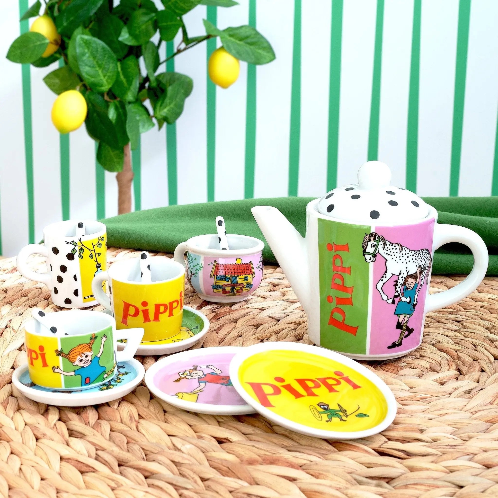 Porcelanowy zestaw do herbaty dla dzieci, Pippi Langstrumpf, naczynia kubki - Zabawki z Lasu 