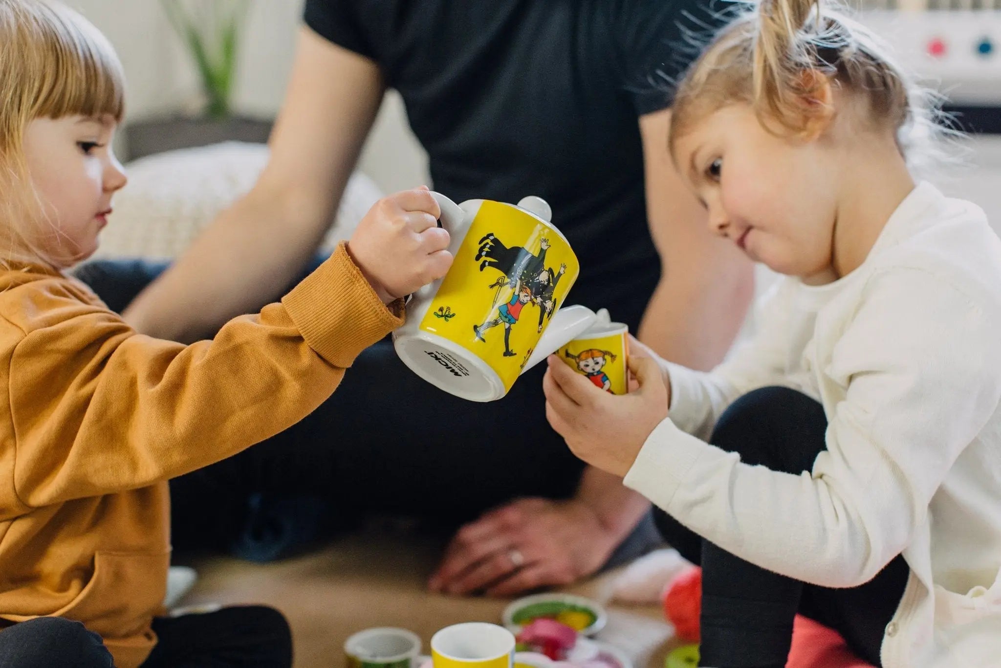 Porcelanowy zestaw do herbaty dla dzieci, Pippi Langstrumpf, naczynia kubki - Zabawki z Lasu 
