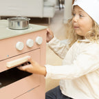 Różowa drewniana kuchenka dla dzieci, kuchnia, piekarnik gotowanie, Micki - Zabawki z Lasu 