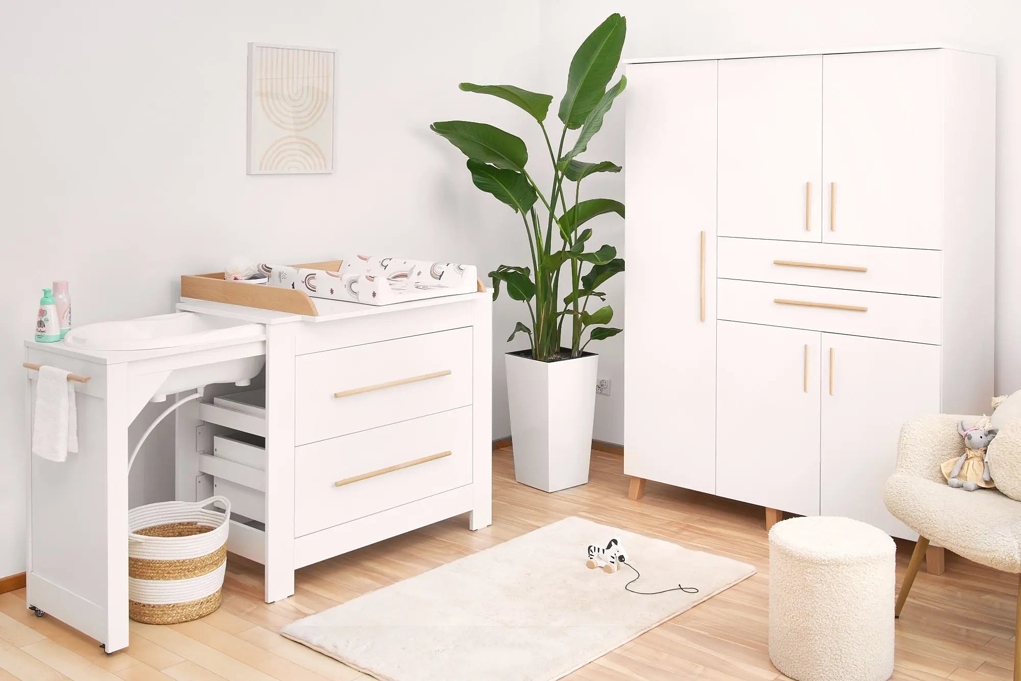 Szafa z 5 drzwiami i 2 szufladami - Zabawki z Lasu 