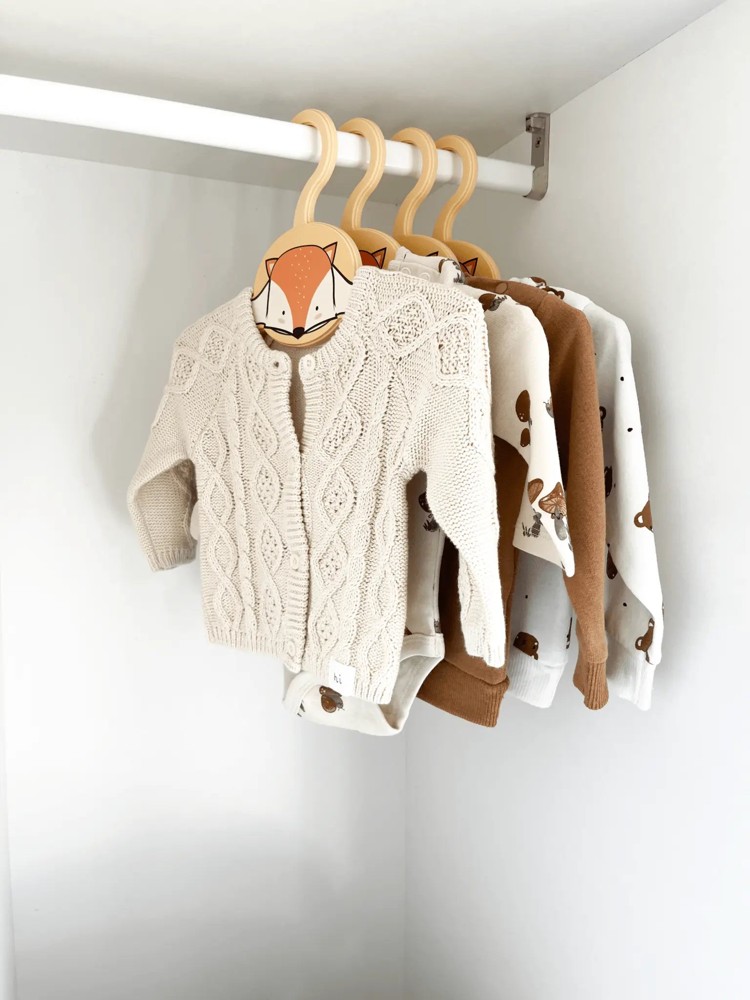 Szafa z 5 drzwiami i 2 szufladami - Zabawki z Lasu 